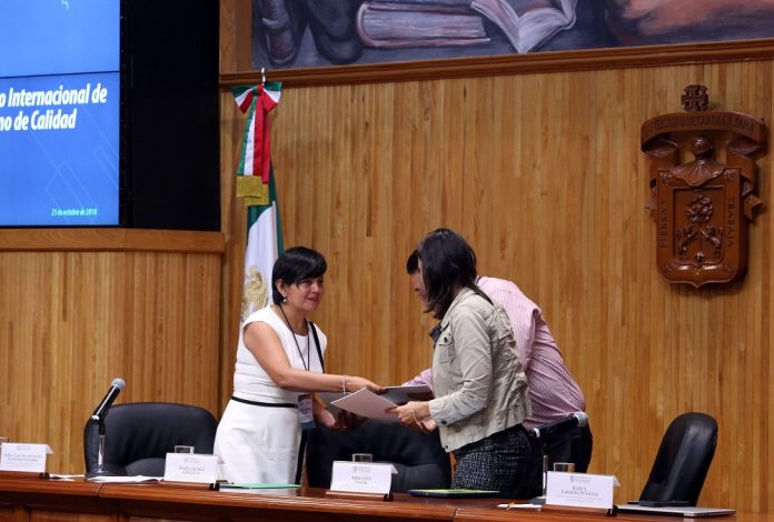 Comparten estrategias para combatir crisis de credibilidad en medios de comunicación. Fotografía: Informarte.mx