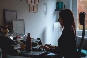 Diseña, gestiona y distribuye tu propio boletín informativo. Foto de Susanna Marsiglia en Unsplash