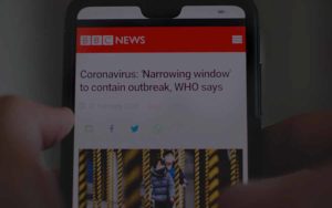 Coronavirus: Aumenta la confianza en el periodismo y cae en las redes sociales, según estudios en Reino Unido